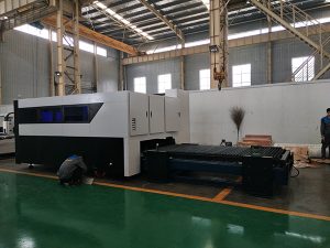 CNC 500Wファイバーカッター彫刻機多機能シートおよびパイプメタルファイバーレーザー切断機