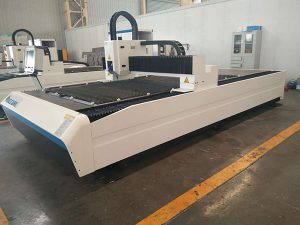 中国の機械類の熱い販売400W 600Wの安い薄板金CNCレーザーの打抜き機の価格