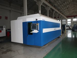 業界で広く使用されているファイバーレーザー切断機750w / 1000w価格